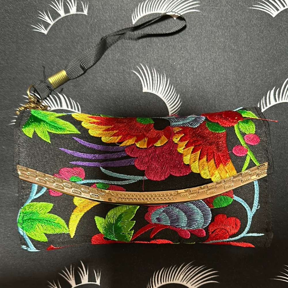 Floral Embroidered Clutch